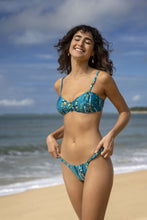 Carregar imagem no visualizador da galeria, Image 05: Rio De Sol Ensemble Set Rain Bandeau-Crispy Cheeky-Crispy