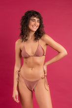 Carregar imagem no visualizador da galeria, Image 09: Rio De Sol Ensemble Set Shimmer-Copper Tri-Inv Cheeky-Tie