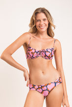 Carregar imagem no visualizador da galeria, Model Front: Rio De Sol Haut Top Amore-Pink Balconet-Tie