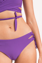 Carregar imagem no visualizador da galeria, Image 11: Rio De Sol Haut Top Amuleto Kate