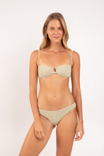 Carregar imagem no visualizador da galeria, Model Front: Rio De Sol Haut Top Brisa-Pistache Juliette