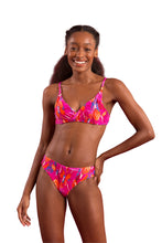 Carregar imagem no visualizador da galeria, Model Front: Rio De Sol Haut Top Flavors Balconet-Inv