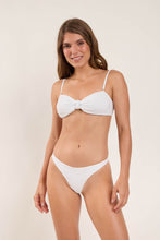 Carregar imagem no visualizador da galeria, Model Front: Rio De Sol Haut Top Memphis-White Bandeau-Joy