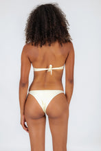 Carregar imagem no visualizador da galeria, Model Back: Rio De Sol Haut Top Off-White Twist
