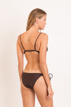 Carregar imagem no visualizador da galeria, Model Back: Rio De Sol Haut Top Shimmer-Coffee Tri-Fixo