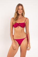 Carregar imagem no visualizador da galeria, Model Front: Rio De Sol Haut Top Shimmer-Desejo Balconet-Tie