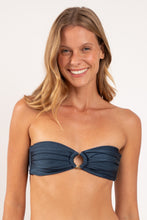 Carregar imagem no visualizador da galeria, Gallery: Rio De Sol Haut Top Shimmer-Shark Mavi