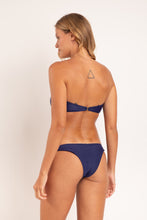Carregar imagem no visualizador da galeria, Model Back: Rio De Sol Haut Top Touch-Marinho Sara