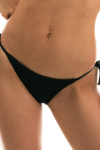 Carregar imagem no visualizador da galeria, Gallery: Rio De Sol Bas Bottom Cloque Preto Balconet
