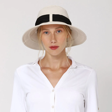 Carregar imagem no visualizador da galeria, Model Front: Uv Line Chapeau Souple/Capeline Hat Paris Ville L Fem Sand Upf50+
