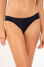 Carregar imagem no visualizador da galeria, Gallery: Rio De Sol Bas Bottom Malibu-Black Baobi
