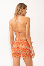 Carregar imagem no visualizador da galeria, Model Back: Rio De Sol Jupe De Page Maracai Mini Skirt Ruched
