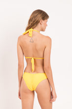 Carregar imagem no visualizador da galeria, Model Back: Rio De Sol Haut Top Amarelo Mel
