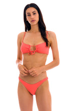 Carregar imagem no visualizador da galeria, Model Front: Rio De Sol Haut Top Dots-Tabata Mila
