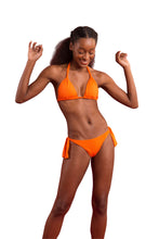 Carregar imagem no visualizador da galeria, Model Front: Rio De Sol Bas Bottom Dots-Orange Italy

