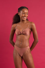Carregar imagem no visualizador da galeria, Image 08: Rio De Sol Ensemble Set Shimmer-Copper Bandeau-Joy Nice-Fio
