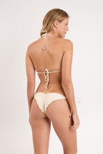Carregar imagem no visualizador da galeria, Model Back: Rio De Sol Haut Top Touch-Natural Frufru
