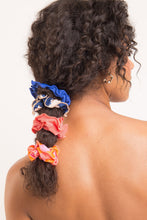 Carregar imagem no visualizador da galeria, Image 02: Rio De Sol Chouchou Pottery Scrunchie

