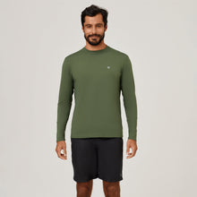 Carregar imagem no visualizador da galeria, Model Front: Uv Line T-Shirt Longsleeve Uvpro Green Militar Upf50+
