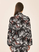 Carregar imagem no visualizador da galeria, Model Back: Uv Line Chemise Shirt Vitoria Coqueiros Upf50+
