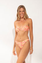 Carregar imagem no visualizador da galeria, Model Front: Rio De Sol Bas Bottom Ditsy-Butter Nice-Fio
