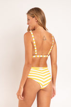 Carregar imagem no visualizador da galeria, Model Back: Rio De Sol Ensemble Set Sunshine Alba Lylou
