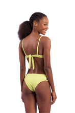 Carregar imagem no visualizador da galeria, Model Back: Rio De Sol Haut Top Bora-Citrus Bra-Trio
