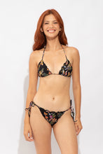 Carregar imagem no visualizador da galeria, Model Front: Rio De Sol Haut Top Flora Frufru

