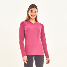 Carregar imagem no visualizador da galeria, Model Front: Uv Line T-Shirt Longsleeve Sport Fit Fuchsia Upf50+
