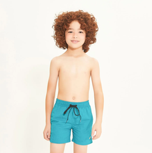 Carregar imagem no visualizador da galeria, Model Front: Uv Line Maillot De Bain Garçon Short Aqua Lucca Petroleo Upf50+
