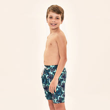 Carregar imagem no visualizador da galeria, Image 02: Uv Line Maillot De Bain Garçon Shorts Aqua Hibiscus Kids Upf50+
