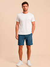 Carregar imagem no visualizador da galeria, Model Front: Uv Line Bermuda / Short Pour Homme Shorts New Fit Masc Steel Upf50+
