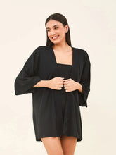 Carregar imagem no visualizador da galeria, Model Front: Uv Line Robe De Plage Kimono Color Black Upf50+
