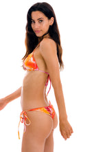 Carregar imagem no visualizador da galeria, Image 04: Rio De Sol Bas Bottom Tiedye-Red Frufru
