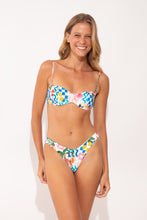 Carregar imagem no visualizador da galeria, Model Front: Rio De Sol Haut Top Al-Mare Kelli
