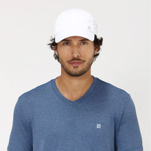 Carregar imagem no visualizador da galeria, Model Front: Uv Line Casquette Cap Uv Pro Masc White Upf50+
