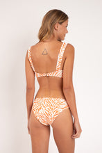 Carregar imagem no visualizador da galeria, Model Back: Rio De Sol Bas Bottom Sahari Essential-Comfy
