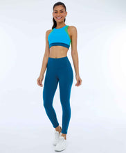 Carregar imagem no visualizador da galeria, Model Front: Alto Giro Fitness Bas Legging Supplex Com Laser No Cos Verde Deep
