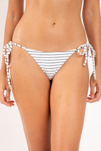 Carregar imagem no visualizador da galeria, Gallery: Rio De Sol Bas Bottom Linea-White Cheeky-Tie
