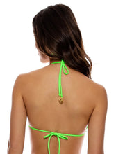Carregar imagem no visualizador da galeria, Model Back: Luli Fama Haut Top Wavy Ruched Que Sera Sera Neon Lime
