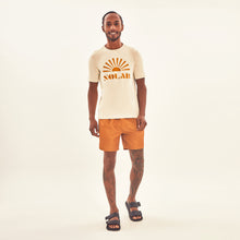 Carregar imagem no visualizador da galeria, Model Front: Uv Line Fitness Haut T-Shirt Solar Off White Upf50+
