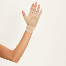 Carregar imagem no visualizador da galeria, Image 04: Uv Line Gants Meduim Gloves Long Fingerss Uni Beige Upf50+
