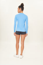 Carregar imagem no visualizador da galeria, Model Back: Uv Line T-Shirt Camiseta Uv X Pro Ml Azul Claro Upf50+
