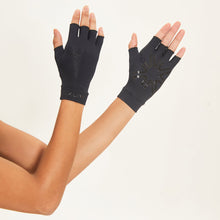 Carregar imagem no visualizador da galeria, Image 04: Uv Line Gants Short Gloves Uni Black Upf50+
