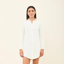 Carregar imagem no visualizador da galeria, Model Front: Uv Line Chemise Shirtdress Copenhagen Offwhite Upf50+
