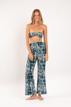 Carregar imagem no visualizador da galeria, Model Front: Rio De Sol Pantalon De Plage Azule Murana Pants
