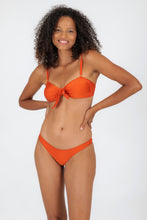 Carregar imagem no visualizador da galeria, Model Front: Rio De Sol Ensemble Set Paprica Bandeau-No Essential
