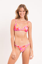 Carregar imagem no visualizador da galeria, Model Front: Rio De Sol Haut Top Joyful Tri-Duo
