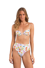 Carregar imagem no visualizador da galeria, Model Front: Rio De Sol Bas Bottom Countryside Hotpants
