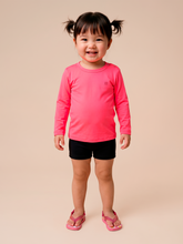 Carregar imagem no visualizador da galeria, Model Front: Uv Line T-Shirt Longsleeve Baby Pink Fluor Upf50+

